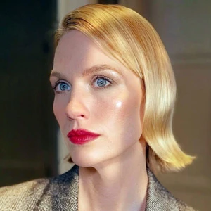 January Jones age and date of birth