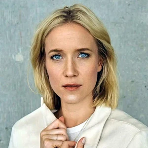 Jessy Schram age and date of birth