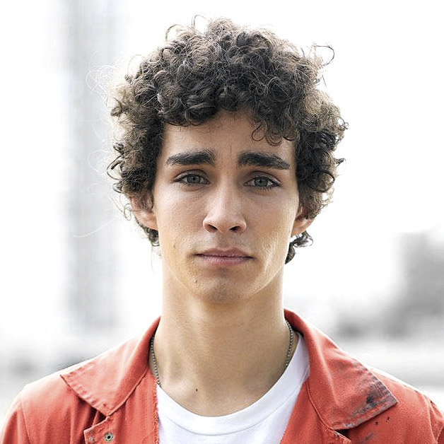 Robert Sheehan