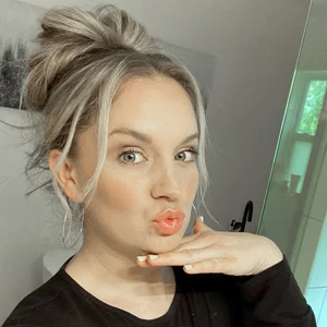Tiffany Thornton age and date of birth