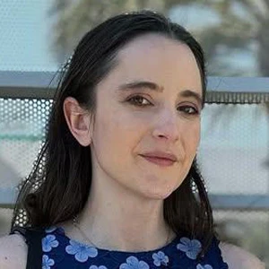 Alexa Nikolas age and date of birth