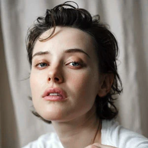 Katherine Langford age and date of birth
