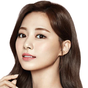 Tzuyu age and date of birth