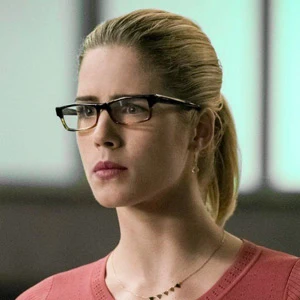 Emily Bett Rickards age and date of birth
