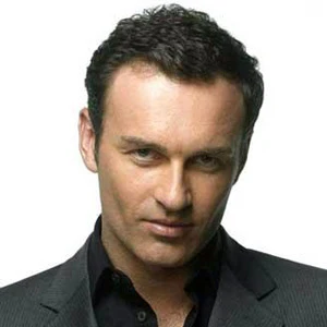 Julian McMahon age and date of birth