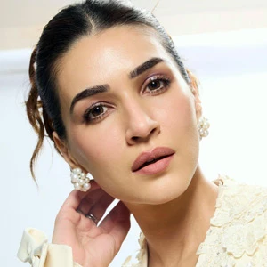 Kriti Sanon age and date of birth
