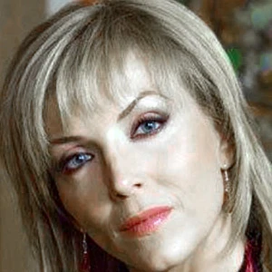 Laura Flores age and date of birth