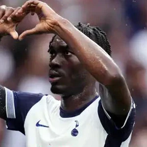 Yves Bissouma age and date of birth