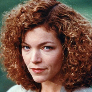 Amy Irving age and date of birth