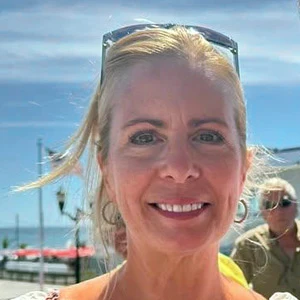 Martha Byrne age and date of birth