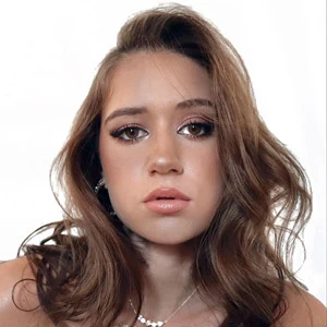 Riley Lewis age and date of birth